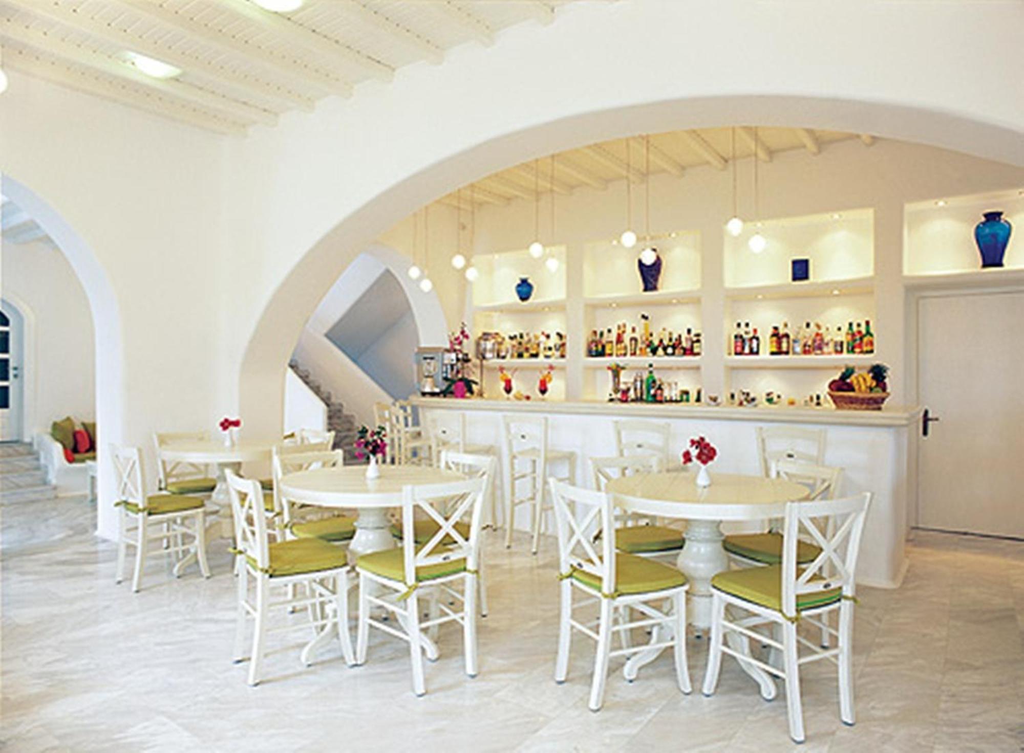 Zephyros Aparthotel Paraga  Exterior photo
