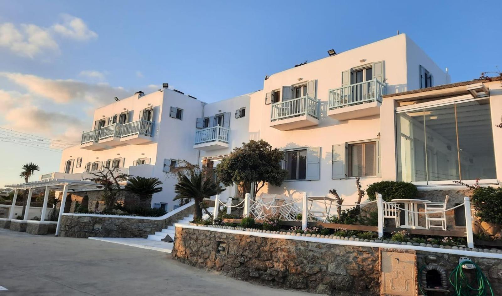 Zephyros Aparthotel Paraga  Exterior photo